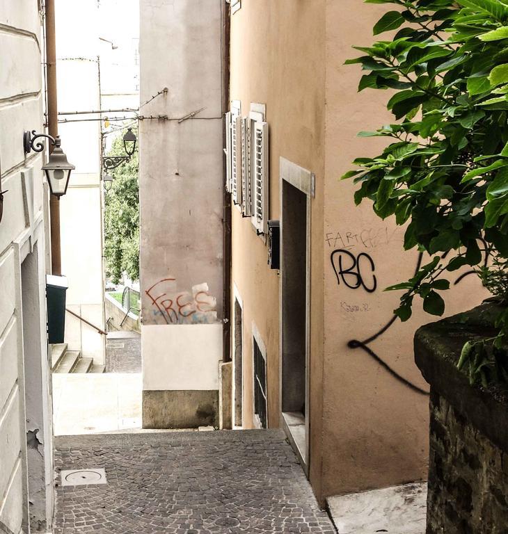 Casa Vacanze All'angolo Trieste Esterno foto