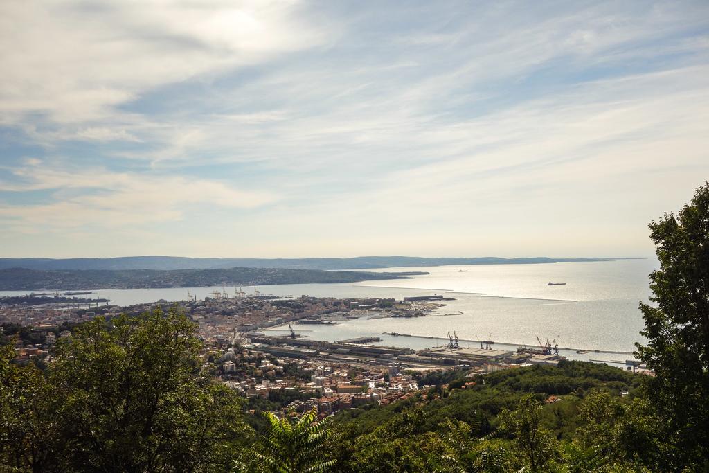 Casa Vacanze All'angolo Trieste Esterno foto
