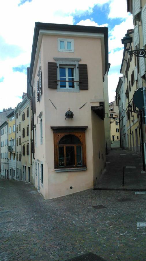 Casa Vacanze All'angolo Trieste Esterno foto